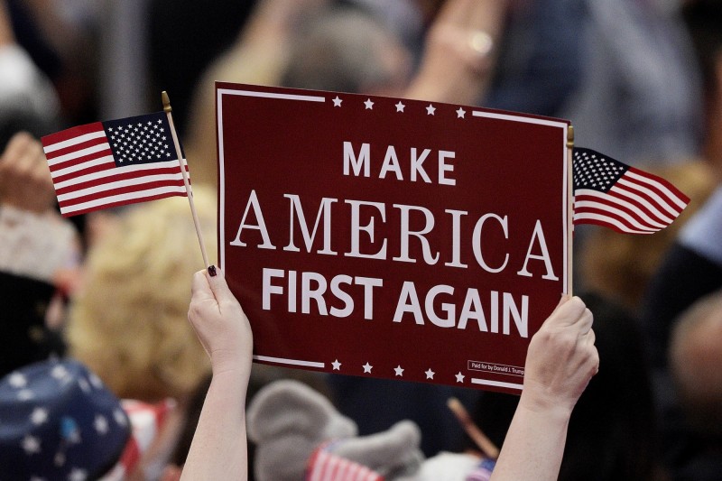 Agresivni i protekcionistički potezi, pod sloganom “Amerika prvo” se umnožavaju